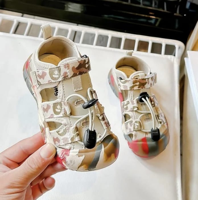 זמן קיץ עם סנדלים אורתופדיים – גמישים, קלים ומושלמים לצעד הראשון!