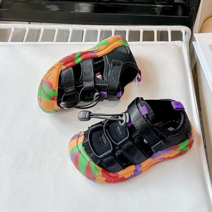 זמן קיץ עם סנדלים אורתופדיים – גמישים, קלים ומושלמים לצעד הראשון!