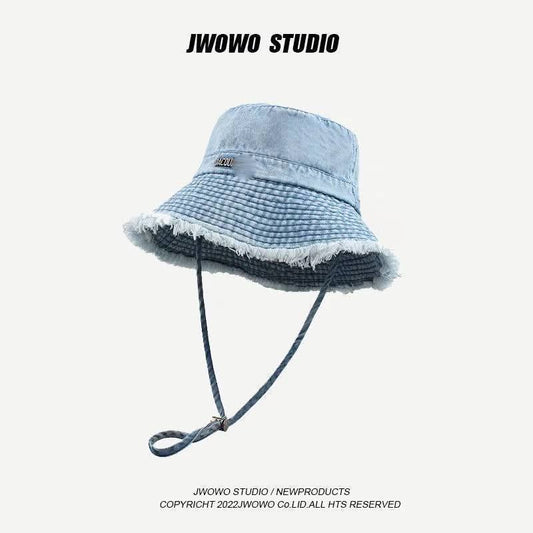 לינק בזק לזמן קיץ! כובעי Jacquemus מושלמים לנוער ומבוגרים – אל תפספסו!