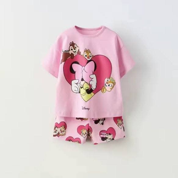 ביגוד ילדים קיץ 2025 – חולצה ומכנס דיסני במבחר מידות