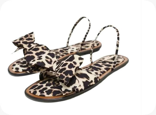 כפכפי נשים שטוחים מנומר עם קישוט פפיון ורצועה אלסטית – ZA 2025