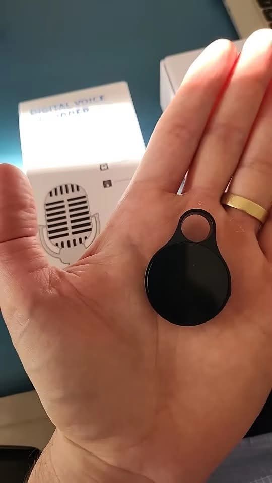 מקליט קול קטן נייד עם אפשרות בחירה בין דגמים וזיכרון