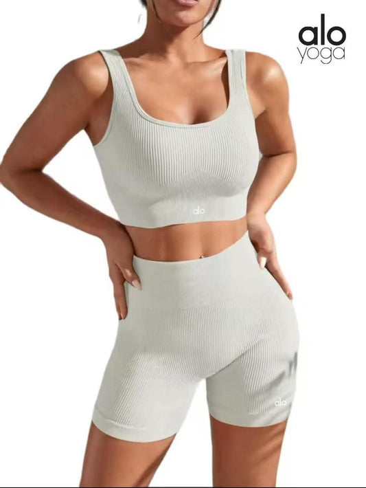 סט ספורט יוגה ללא תפר עם ג'קט יבש מהיר ומכנסיים מותניים גבוהים
