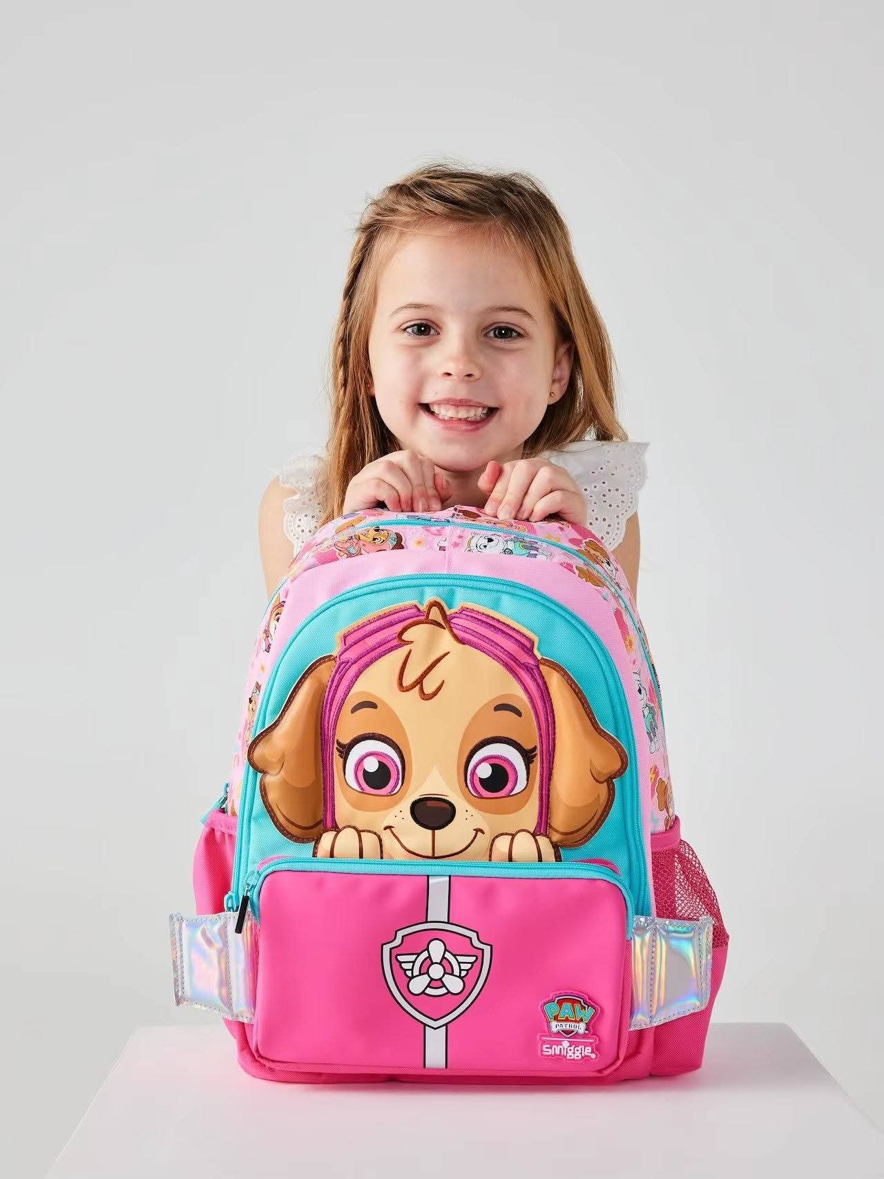 תיק גן Smiggle איכותי עם גב וידיות אורטופדיות וחלוקת אחסון