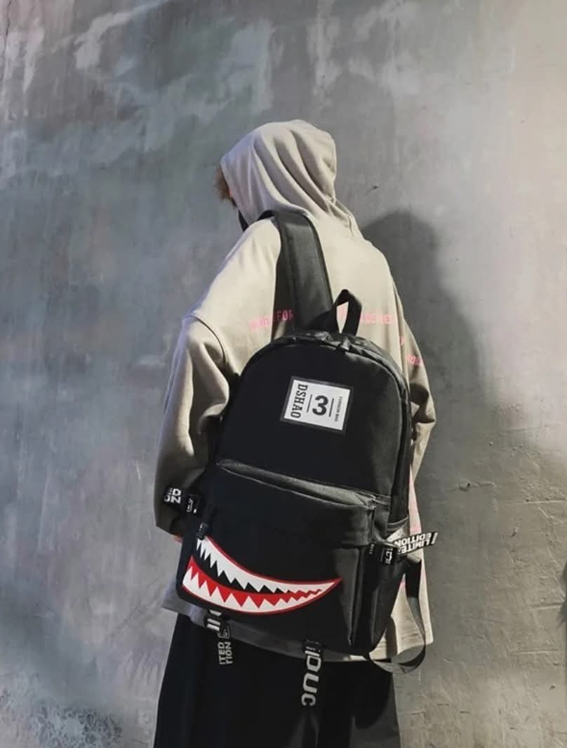 תיק בית ספר לנוער סטייל Sprayground – חזרה ללימודים 2025/6