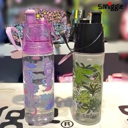 בקבוקי מים Smiggle מקוריים לאחורי בית ספר - עיצובים איכותיים