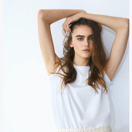 חצאית מיני תחרה פרחונית לנשים בגזרה גבוהה זארה