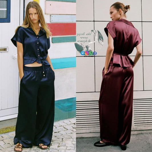 חליפת סאטן טקסטורה עם חגורה – חולצה קצרה ומכנסיים לנשים