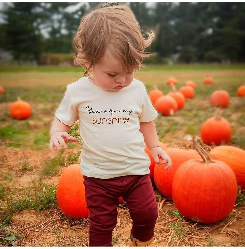זמן קיץ 2025: חולצות כותנה עם כיתובים מושלמים לילדים בגיל 12 חודשים עד 6 שנים