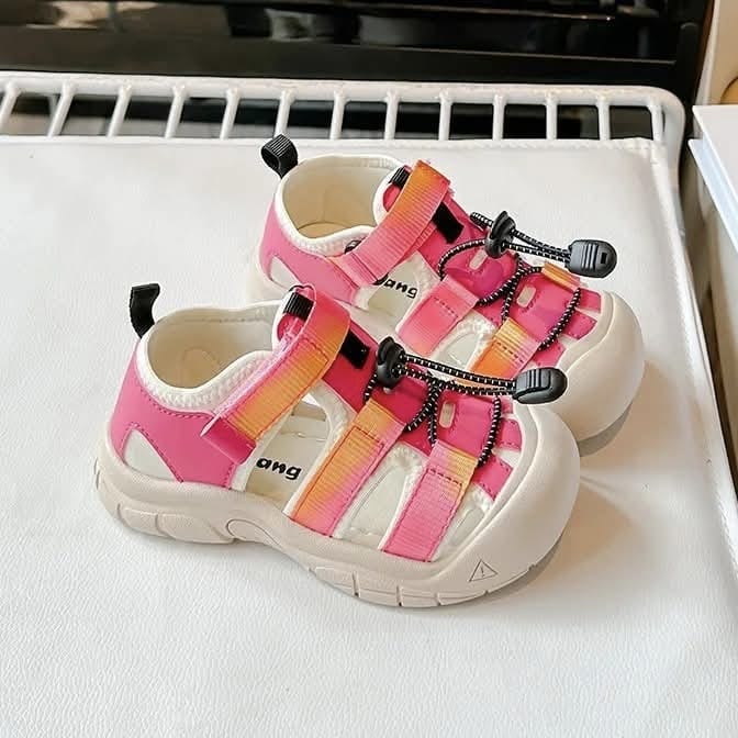 זמן קיץ עם סנדלים אורתופדיים – גמישים, קלים ומושלמים לצעד הראשון!