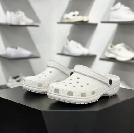 כפכפי קרוקס נוער ומבוגרים קיץ 2025