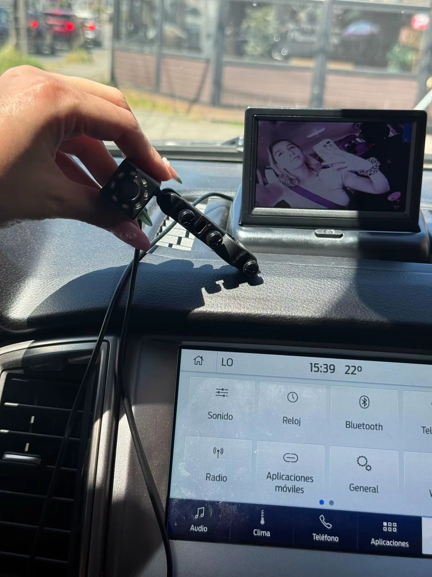 מצלמת רכב אחורית עם מסך קדמי לצפייה בתינוקות וילדים