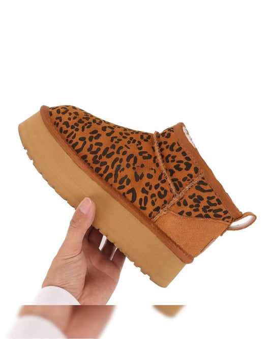 מגפי UGG מנומר לנשים – חדש מהדוד