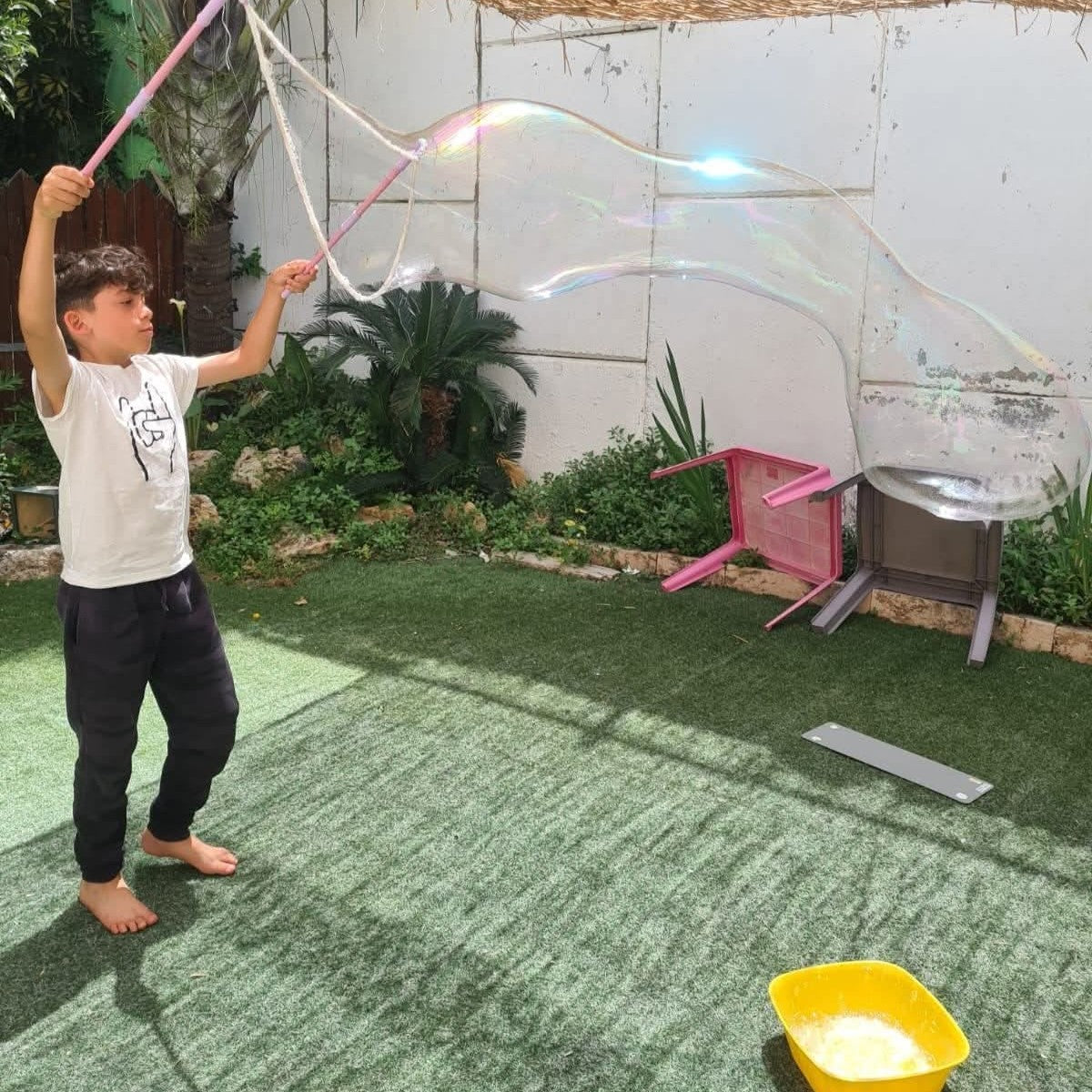 משחקי בועות סבון מושלמים ליום חם – מגוון אביזרים לשעות של כיף בחצר ובפארק
