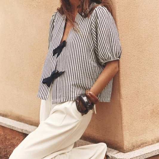 חולצת פסים קצרה עם קשירת פפיון לנשים