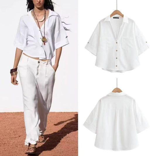 חולצת כפתורים קצרה עם מפתח V לנשים