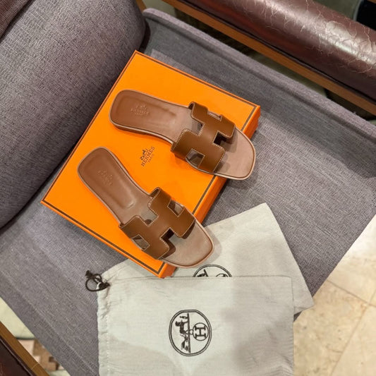 כפכפי נשים שטוחים דגם H אופנה 2025