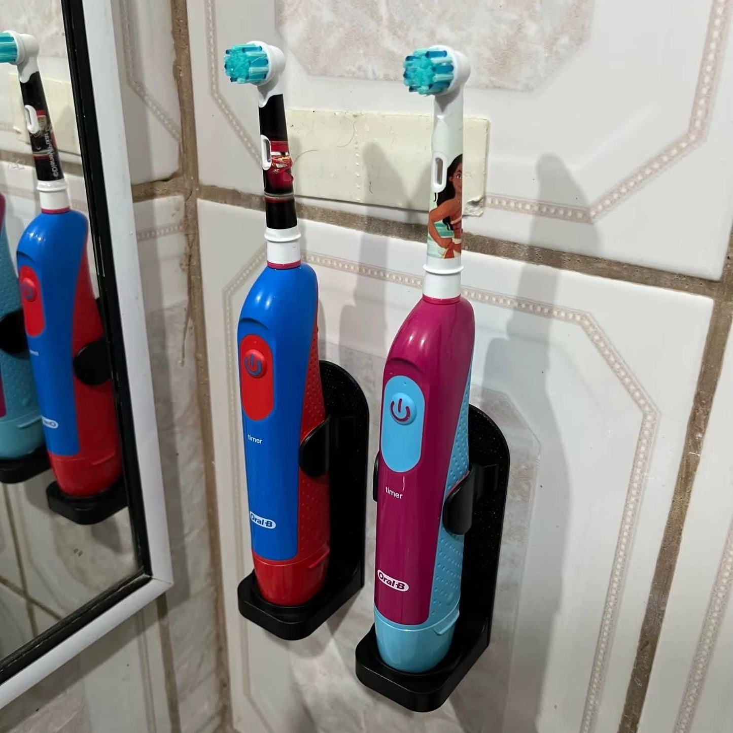 מברשת שיניים חשמלית לילדים Oral-B על סוללות