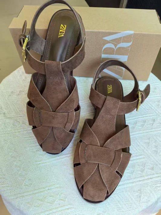 סנדלי נשים שטוחות דקיקות בעיצוב מודרני ZARA